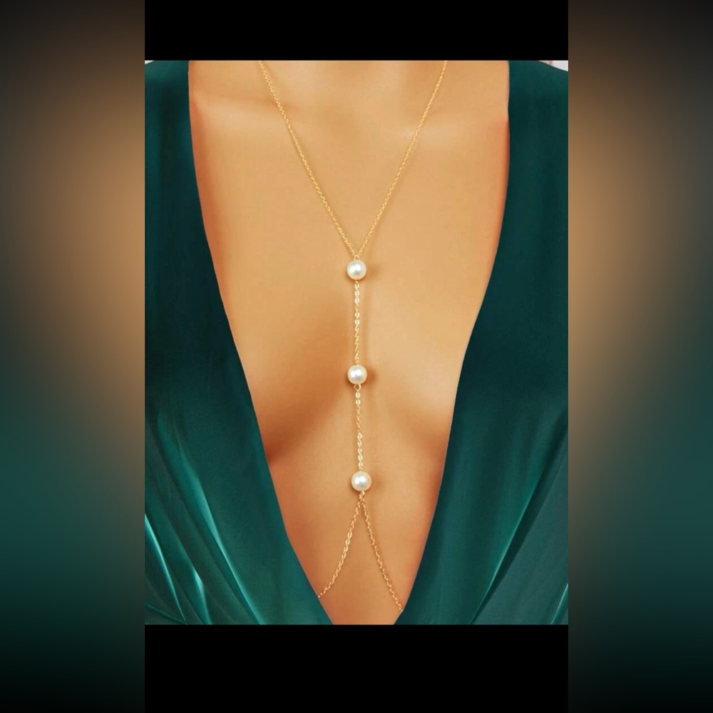 body jewelry in tree different style